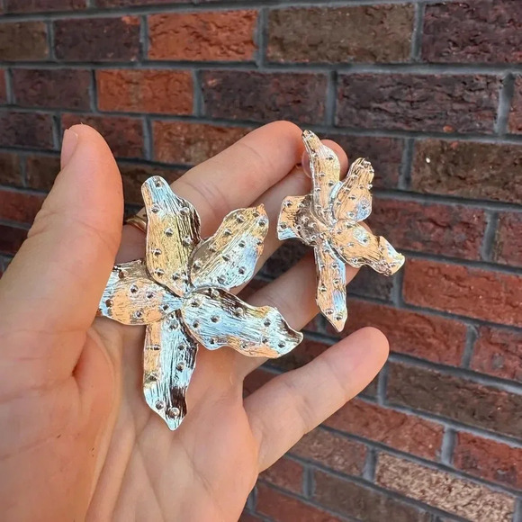 Zara Starfish Statement Stud Earrings - Picture 9 of 13